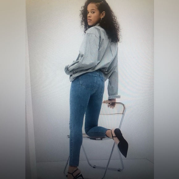 GAP DENIM LEGGINGS SKINNY DARK COLOUR DESTROIED JEANS - Picture 2 of 9